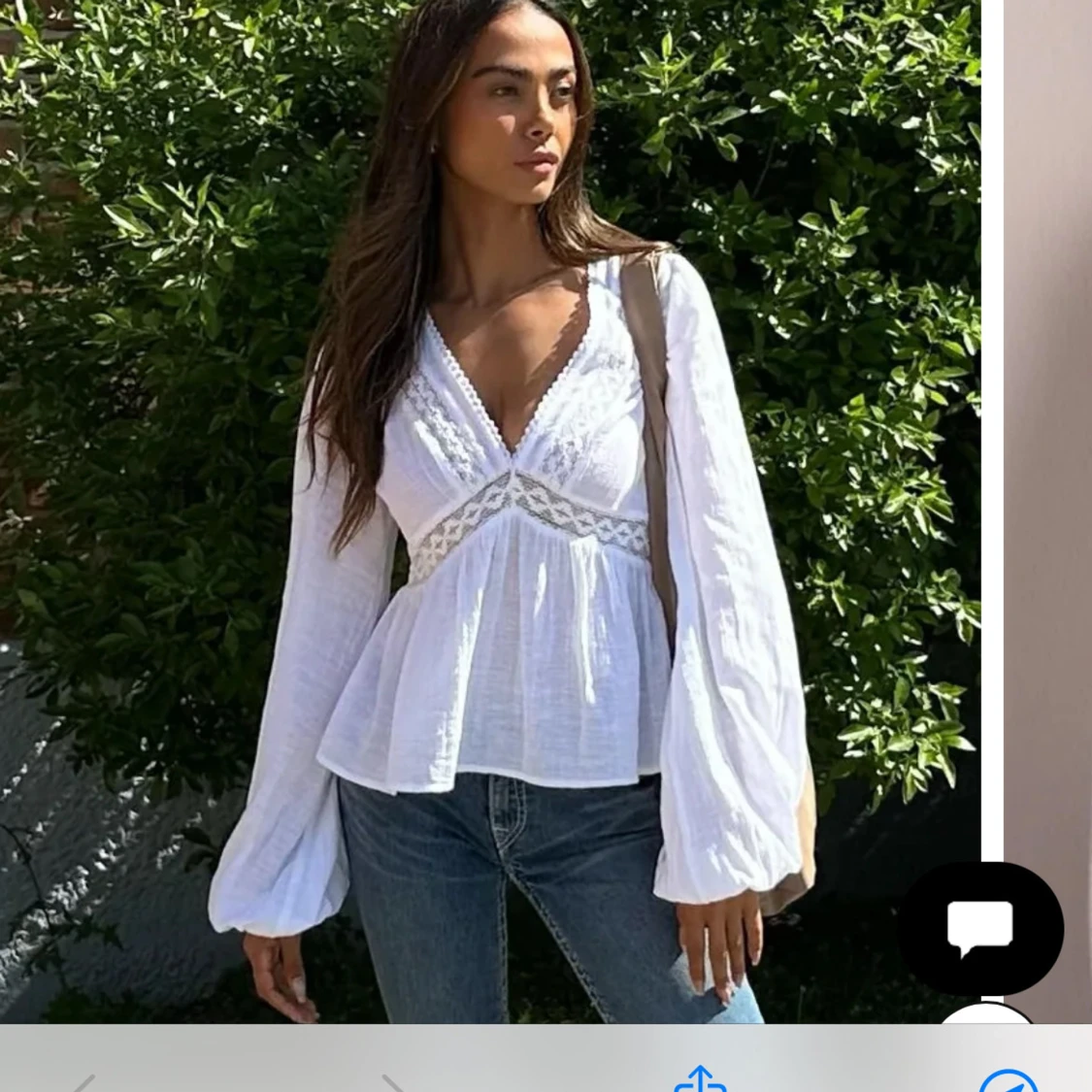 Vit blus med spetsdetaljer från Nelly - 2