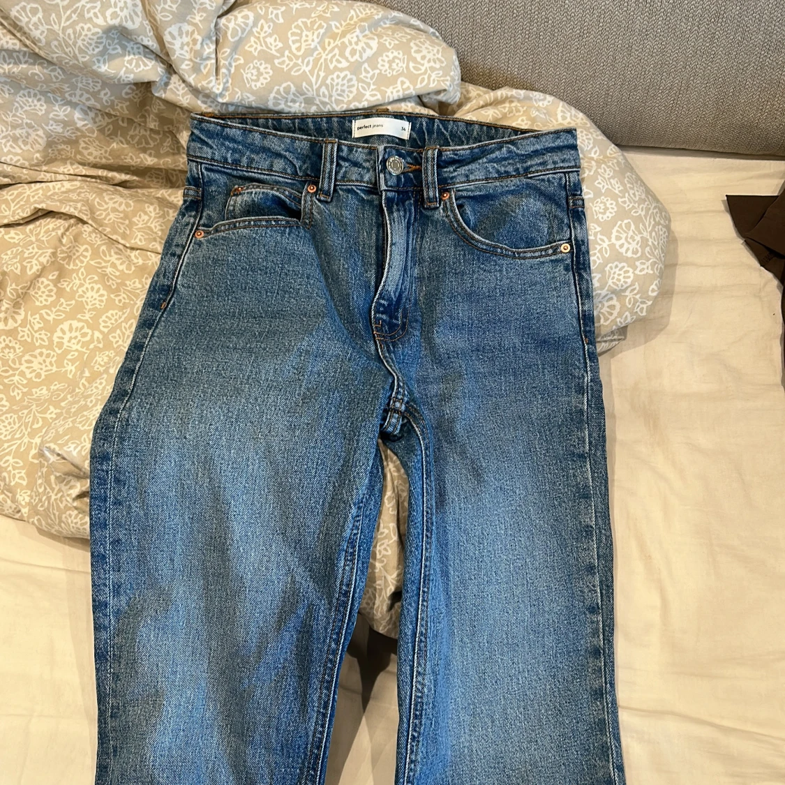 Blå bootcut jeans från Select Jeans - 1