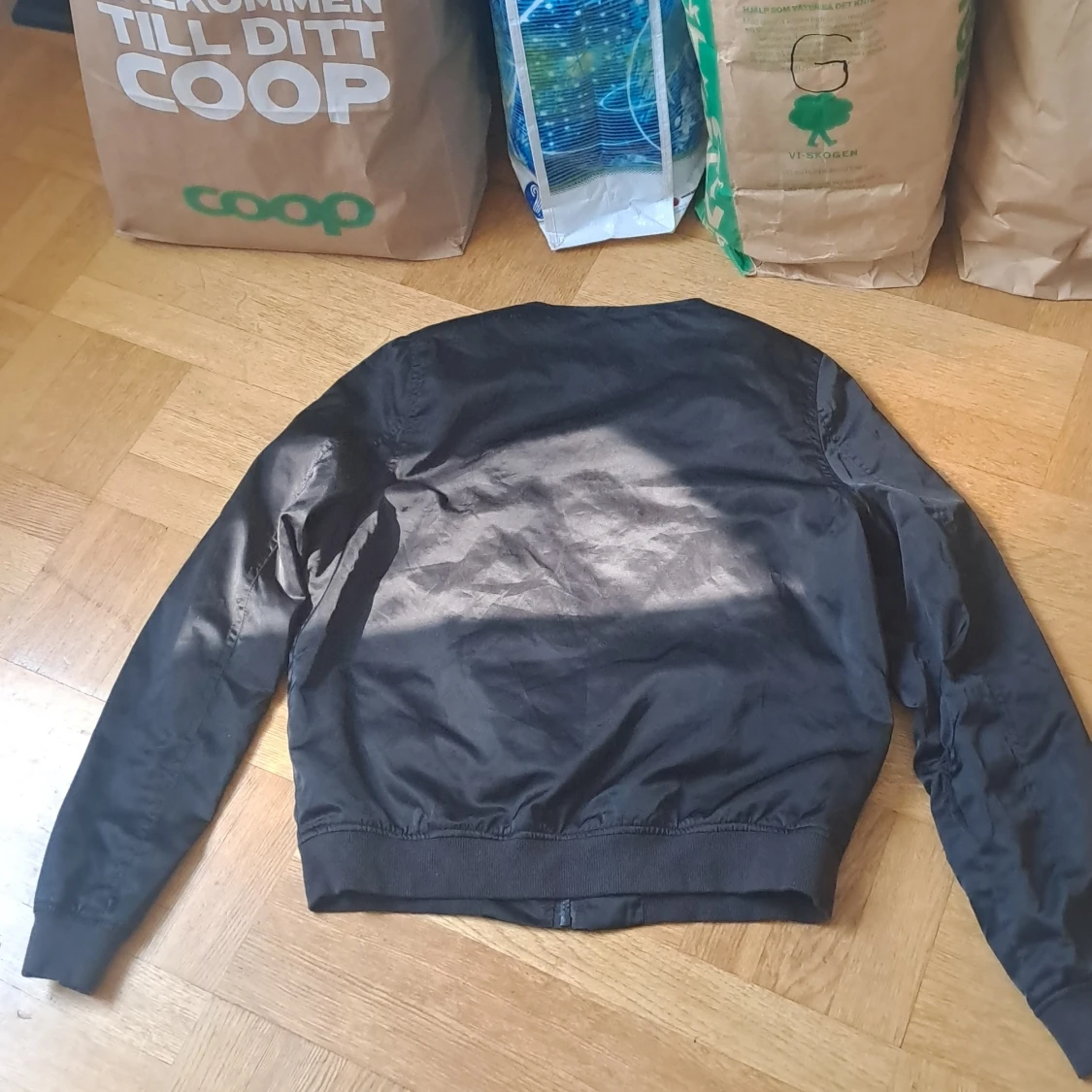 Svart bomberjacka från Sally & Circle - 1