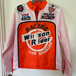 Jacka storlek M - Helt ny herrjacka i storlek M. Inköpt i Paris.