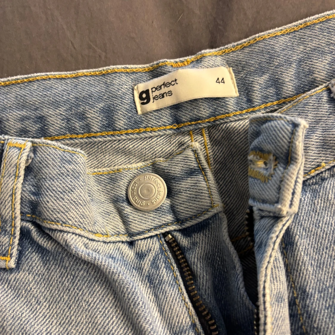 Ljusblå ripped jeans från g perfect jeans - 1