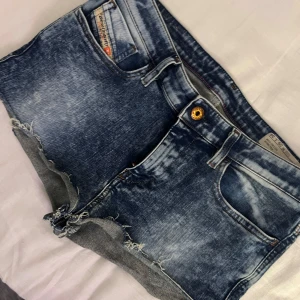 Jeansshorts  - Blå jeansshorts från Diesel