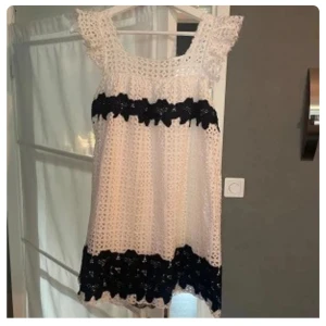 SÖKER - Söker denna klänning från Zara i S eller M 🩷🩷