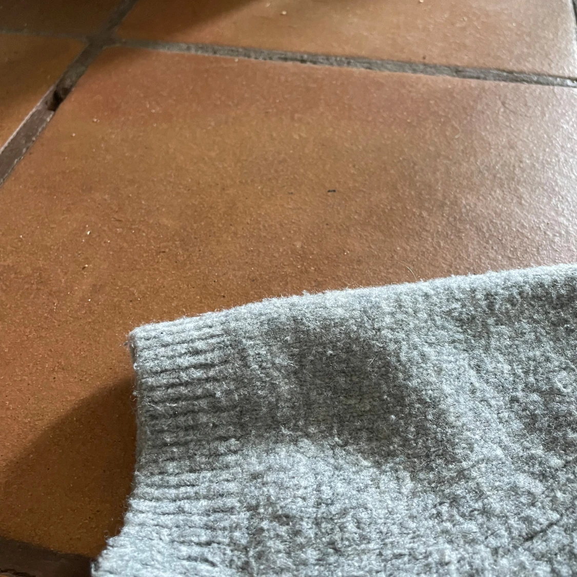 Grå stickad t shirt från Zara - 3