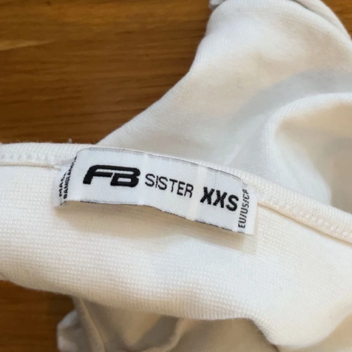 Vit croppad linnetopp - 3