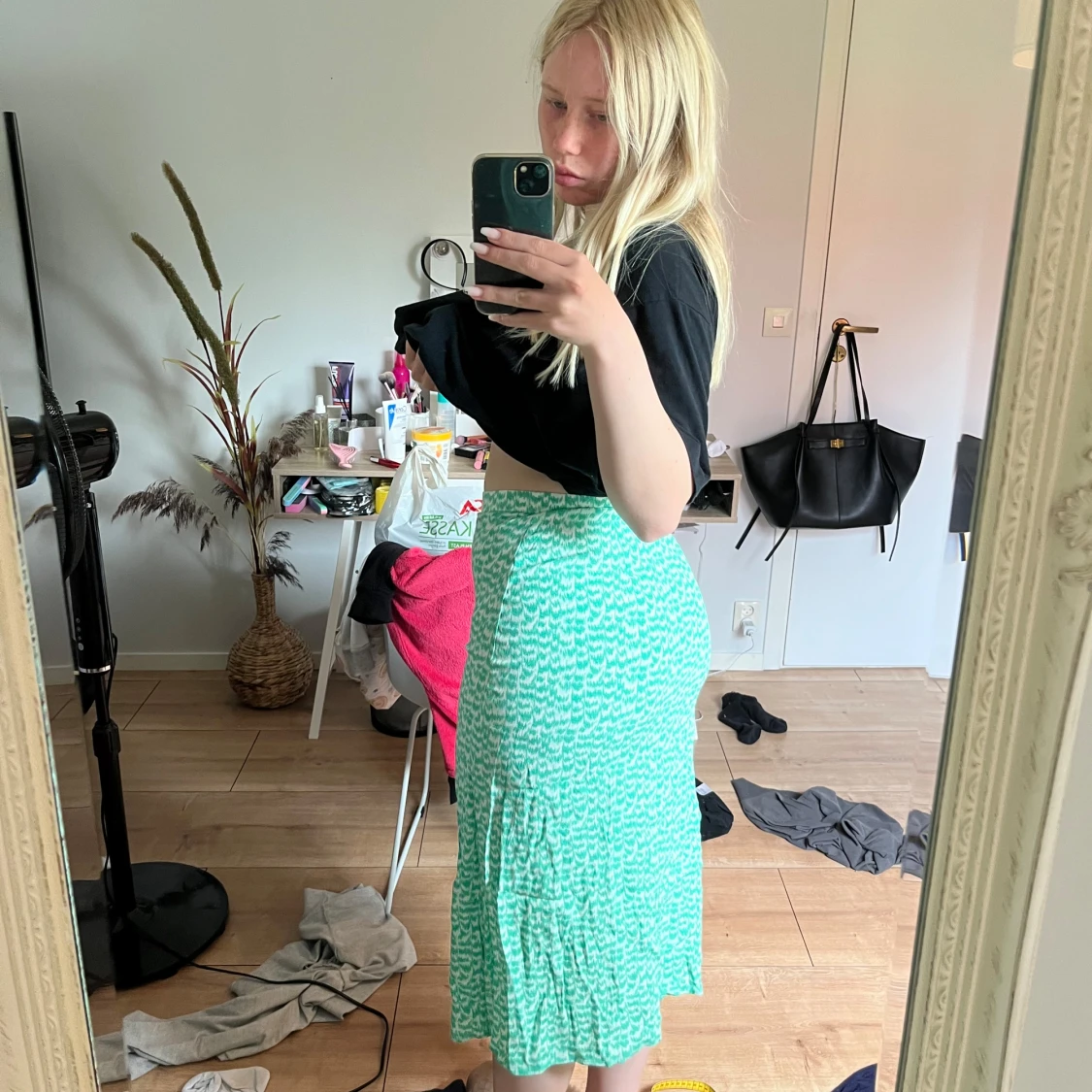 Grönvit långkjol med slits - 1