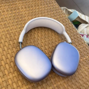 AirPod Max  - Väldigt bra skick köpta 3 dagar sedan 