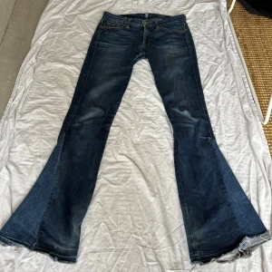 7forallmankind jeans  - Såå coola jeans från 7forallmankind!! Pris kan diskuteras som vanligt🌟🌟❣️
