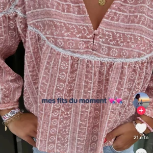 SÖKER - Hej! Letar efter denna blus i storlek XS. Skriv om ni har🥰🤩