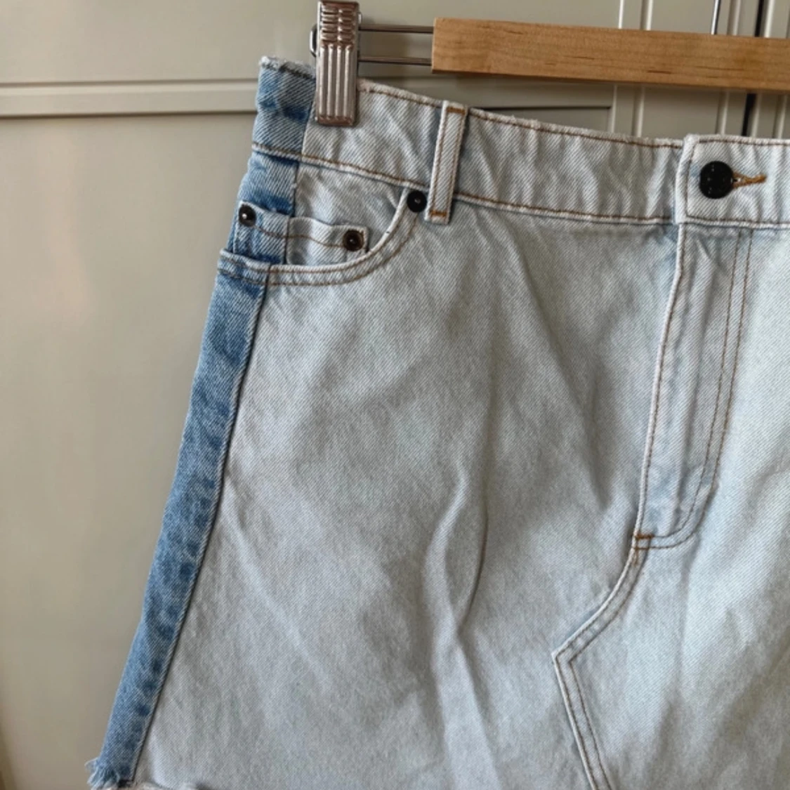 Tvåfärgad jeanskjol från & other stories - 1