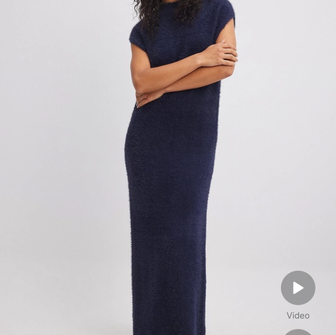 Mörkblå stickad långklänning från NA-KD - 2