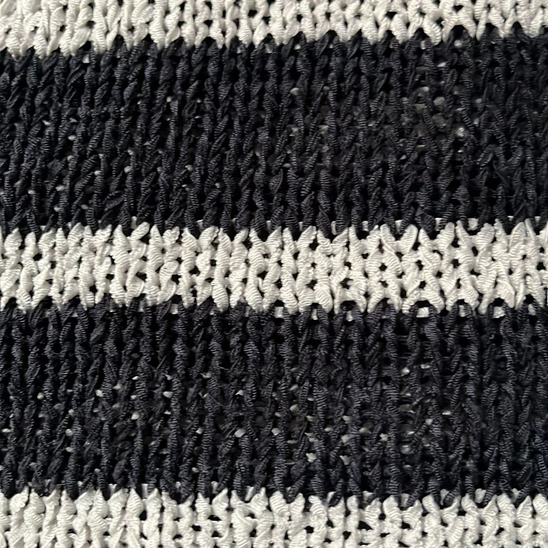 Svart och vit randig stickad tröja - 2