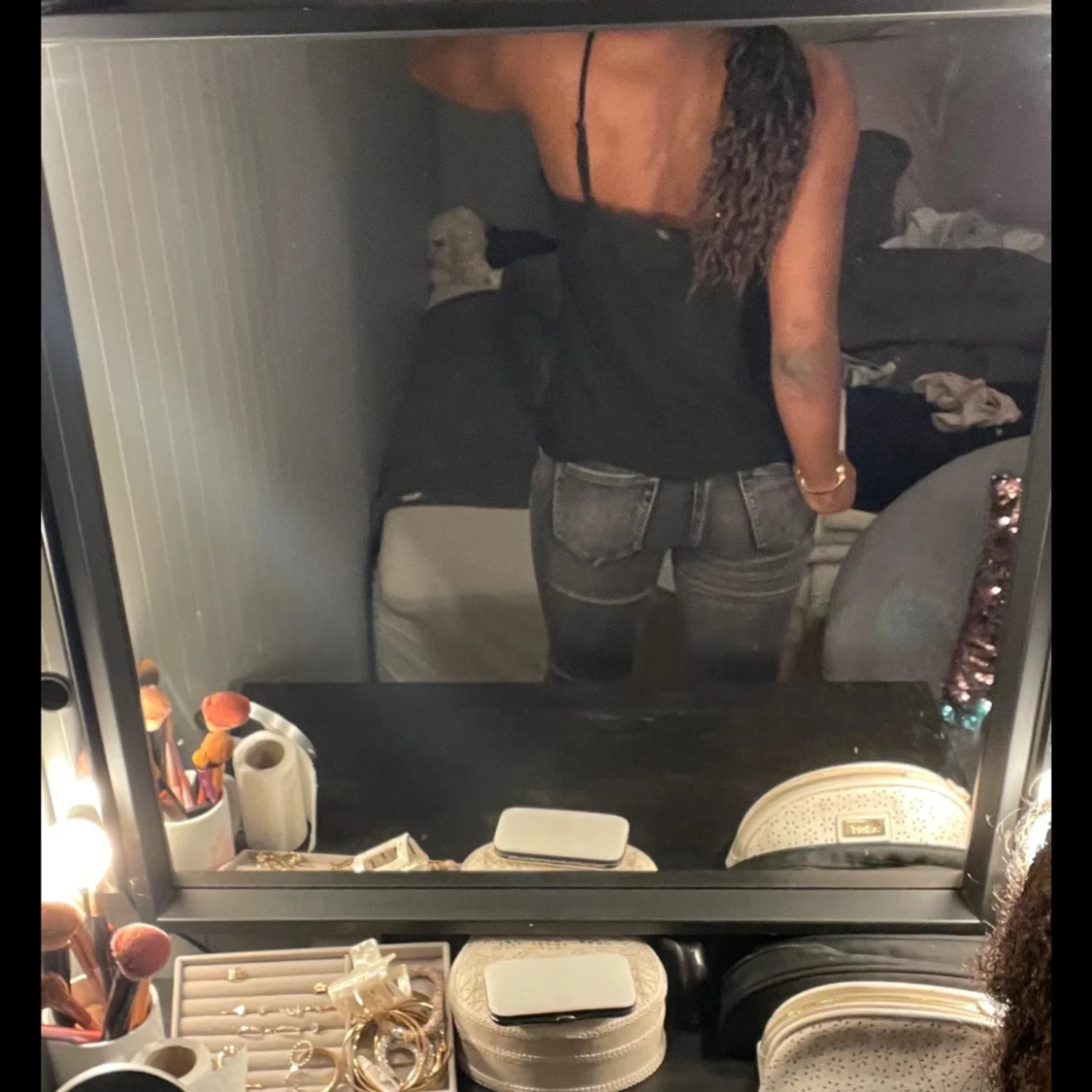 Grå jeansbyxor från Gina - 1