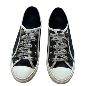 Dior sneakers  - Köpta på vestiaire collective 