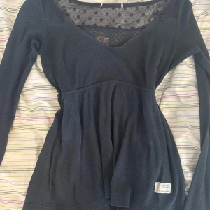 Babydoll topp - Marinblå babydoll topp i storlek S, från Odd Molly. Pris kan diskuteras vid snabbt köp💞