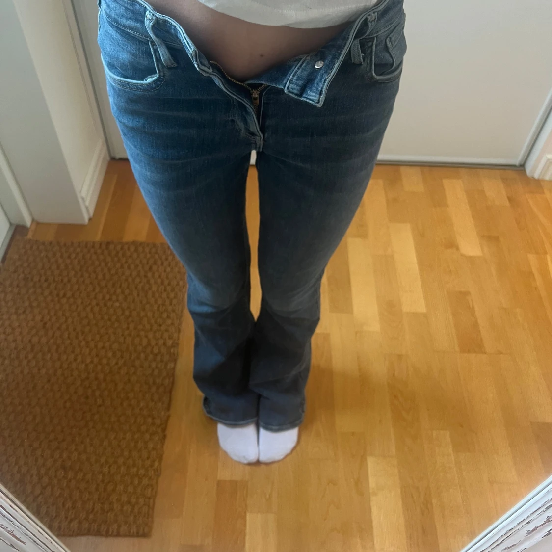 Low waist bootcut jeans