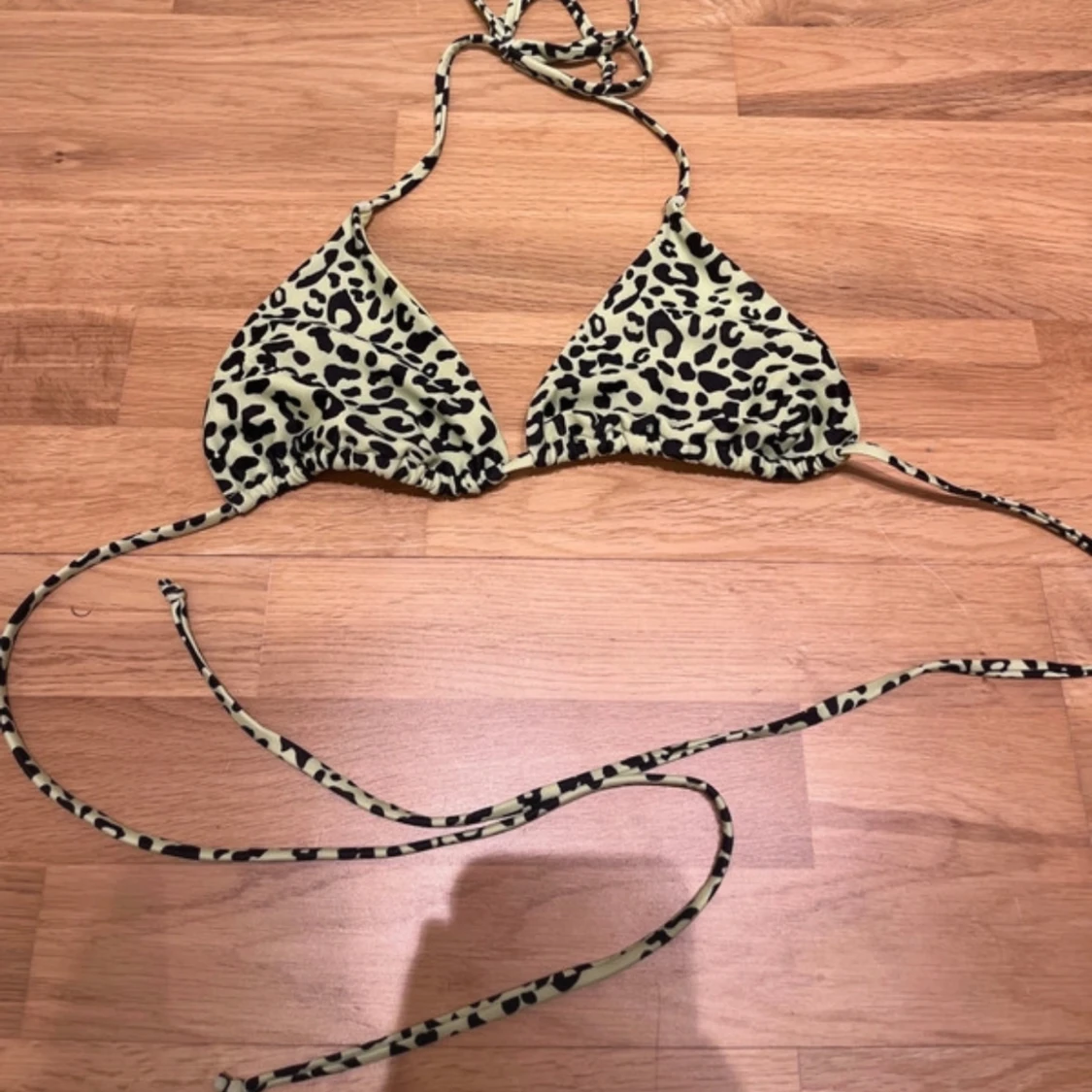 Leopardmönstrad trekantsbikini - 1