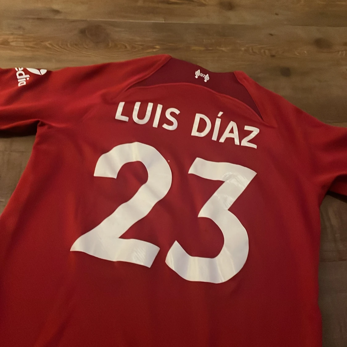 Liverpool matchställ med Luis Díaz nummer 23 på ryggen  - 4
