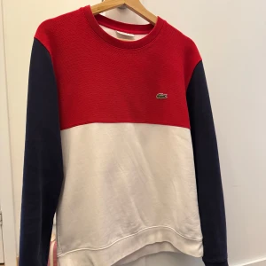 Lacoste tröja M - Lacoste tröja i storlek M, 400kr eller bud
