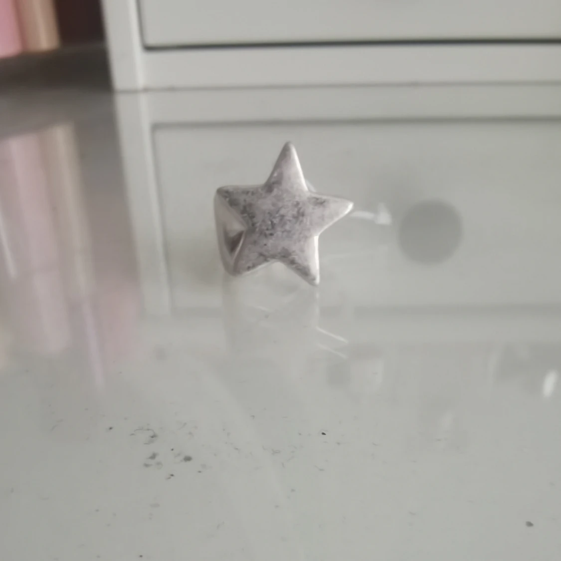 Bred silverring med stjärna