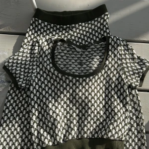 Trendigt set Zara  - Fint och trendigt set från Zara, passar tyvärr ej därför säljer jag 