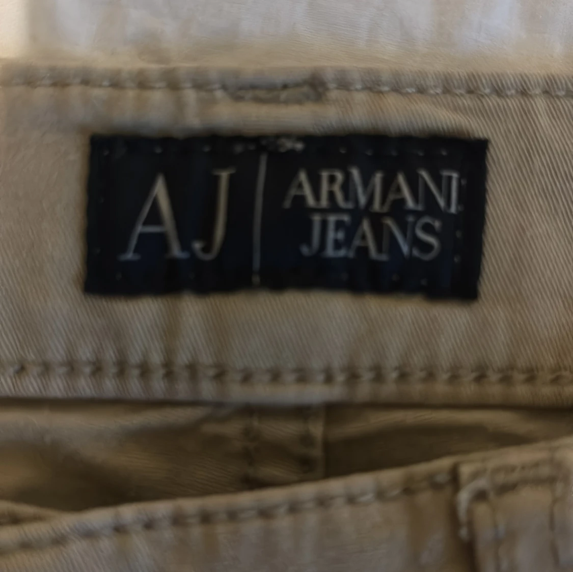 Beige byxor från Armani Jeans - 2