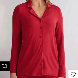 Intimissimi pyjamas set - Säljer det här setet från Intimissimi pågrund av att det inte kommer till användning❤️ köpt för 1218kr❤️