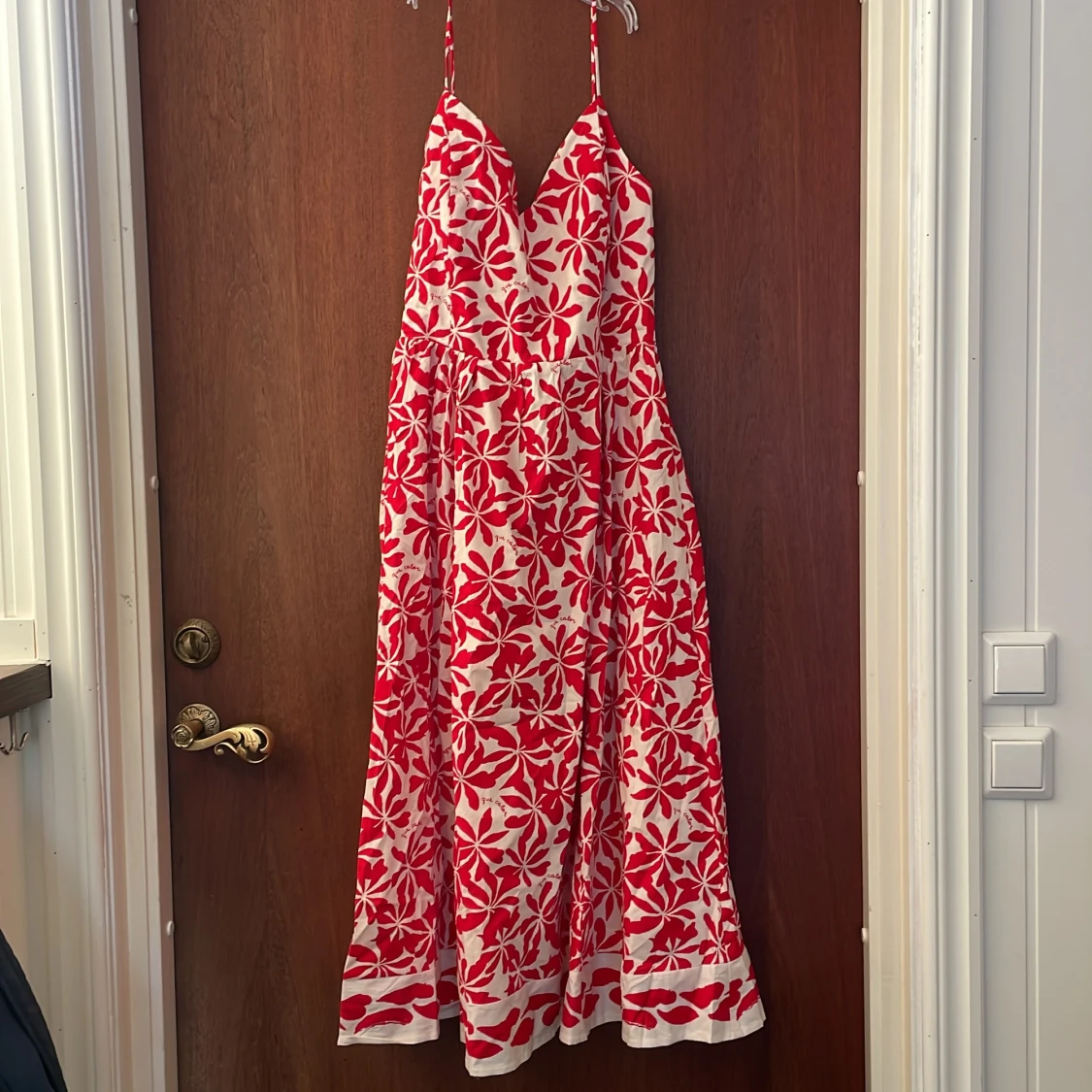 Rödvit blommig långklänning H&M M