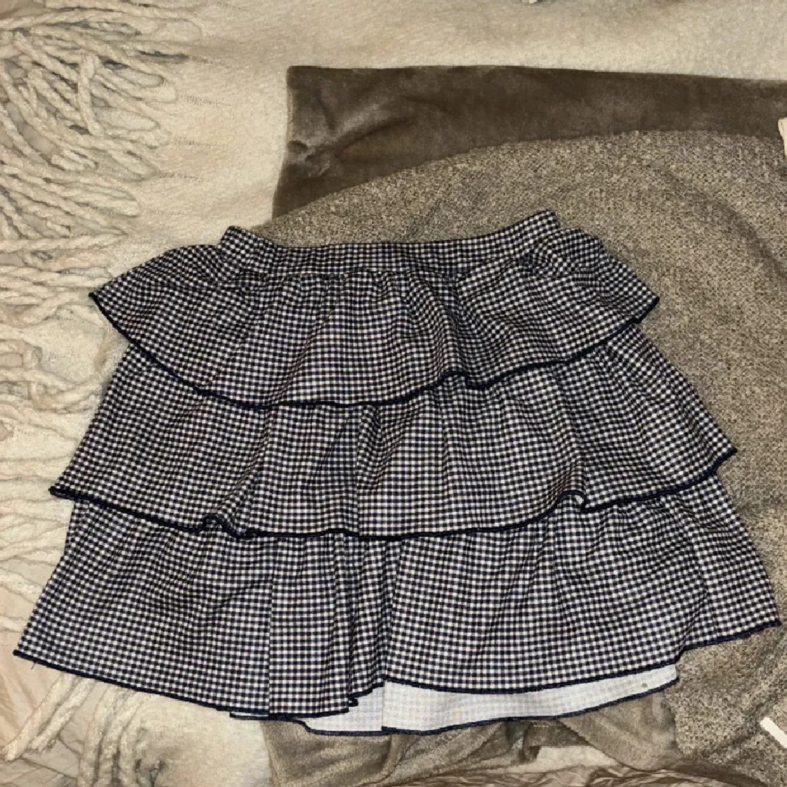 Rutig volangkjol från Zara - 2