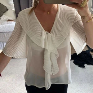 Volang blus - Supersnygg volangblus från Zara💕