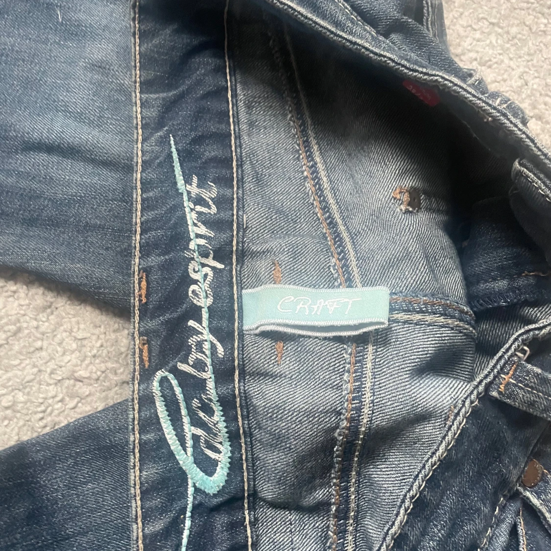 Lågmidjade bootcut jeans från Esprit - 3