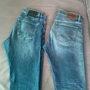 2 jätte snygga g-står jeans - Jätte snygga g-star jeans som jag säljer tillsammans. Köpta förra veckan och endast använt 1 gång ! Kostade 1200 styck!