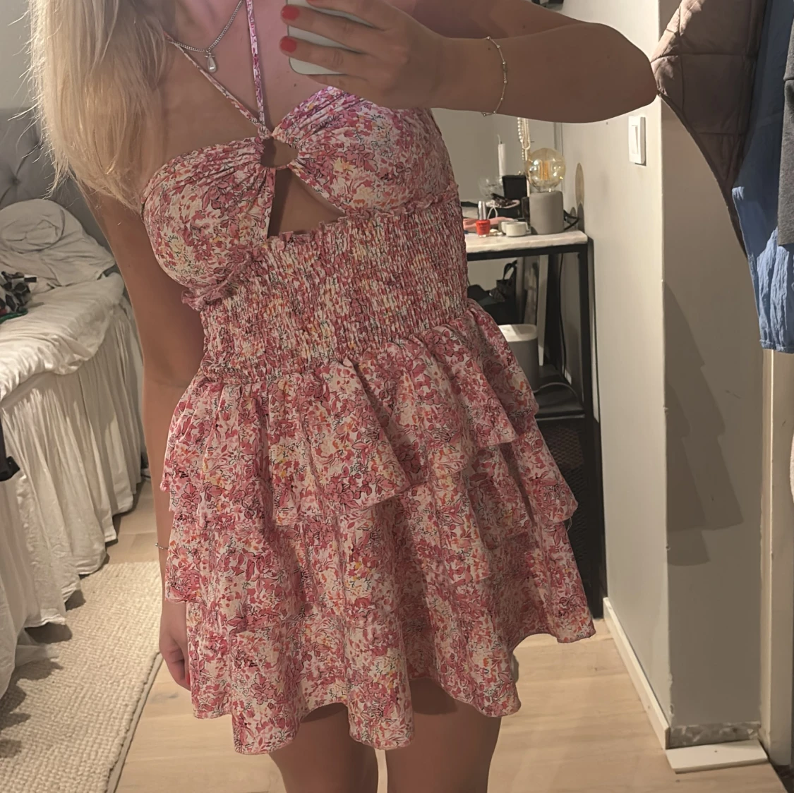 Rosa blommig klänning 