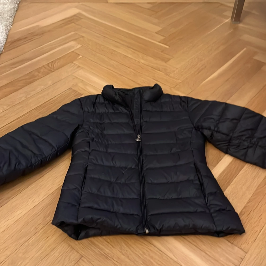 Svart dunjacka från Moncler - 1