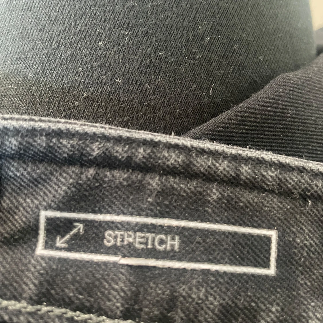 Svarta slim fit jeans från BOSS - 3