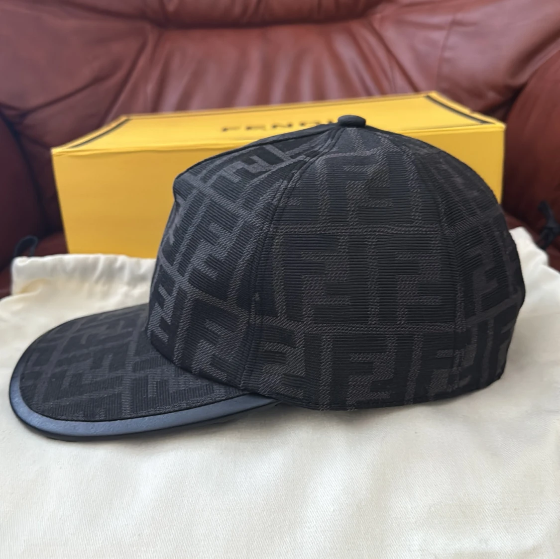 Svart keps från Fendi med monogram - 1