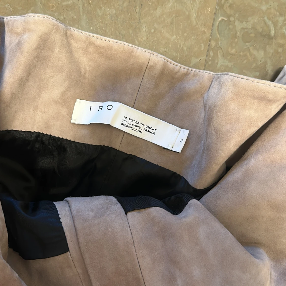 Beige mockakjol med knytbälte från IRO - 2