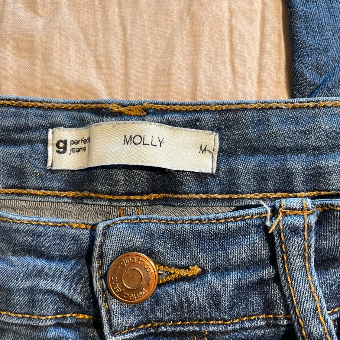 Blå jeansbyxor Molly från Gina Tricot - 2