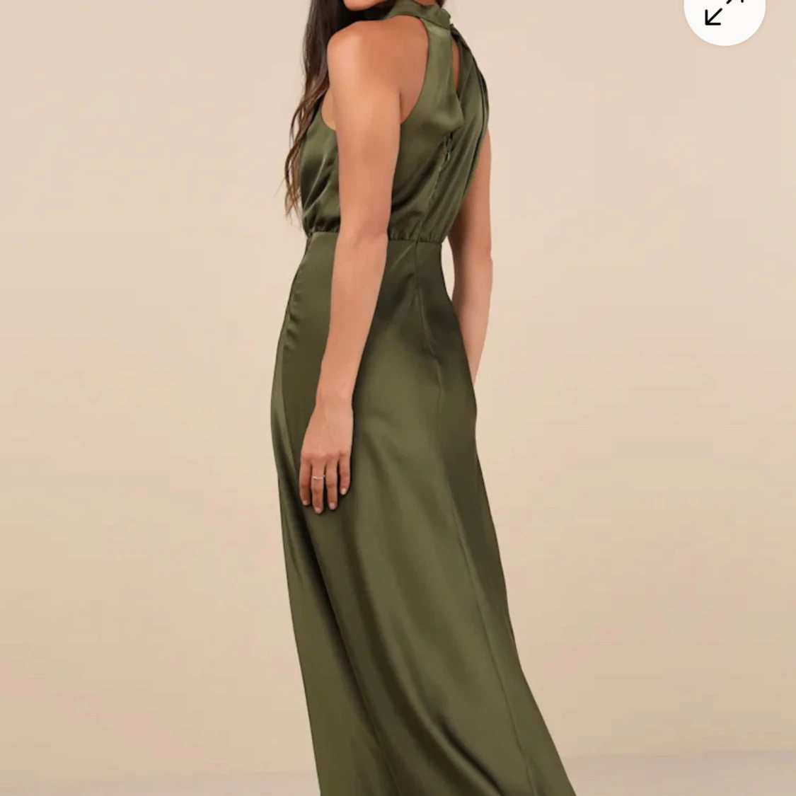 Olivgrön långklänning med hög hals - 1