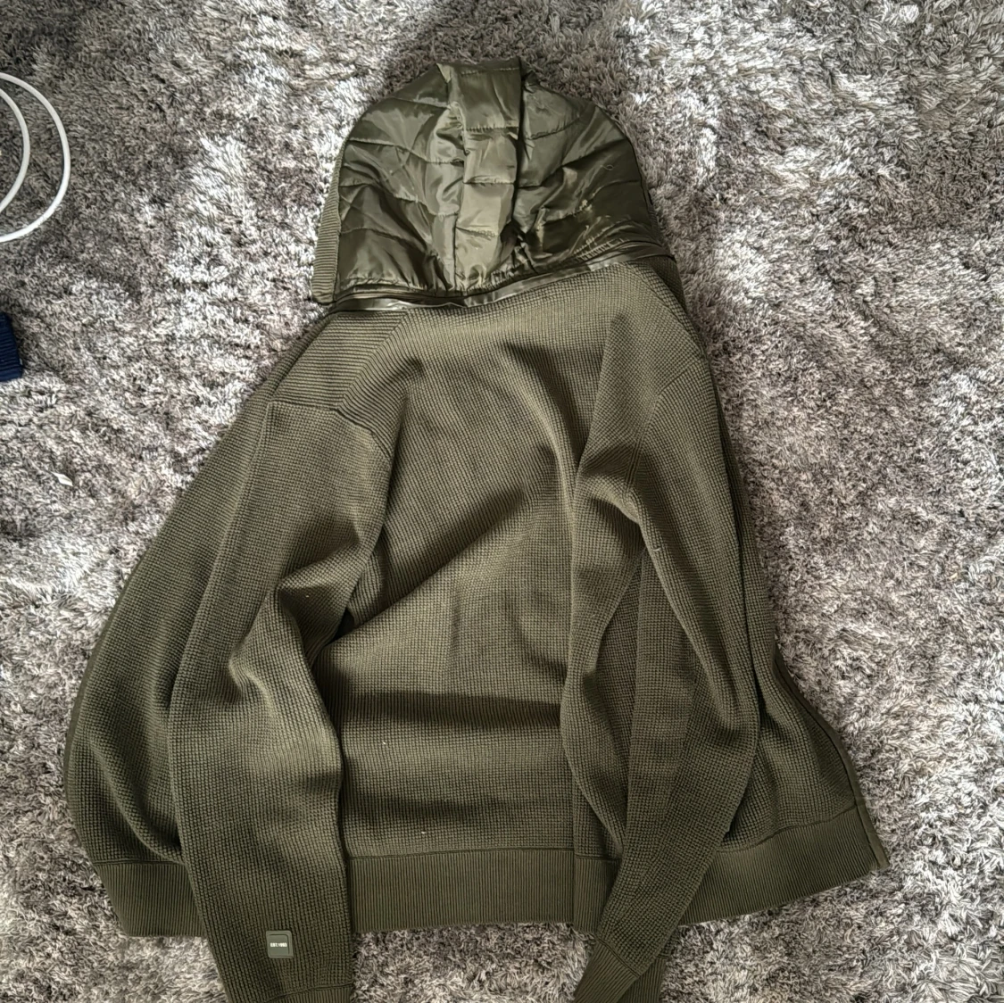 Olivgrön hoodie med dragkedja - 1