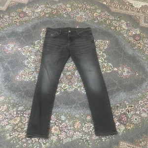 Jeans från boss - Säljer nya jeans från boss