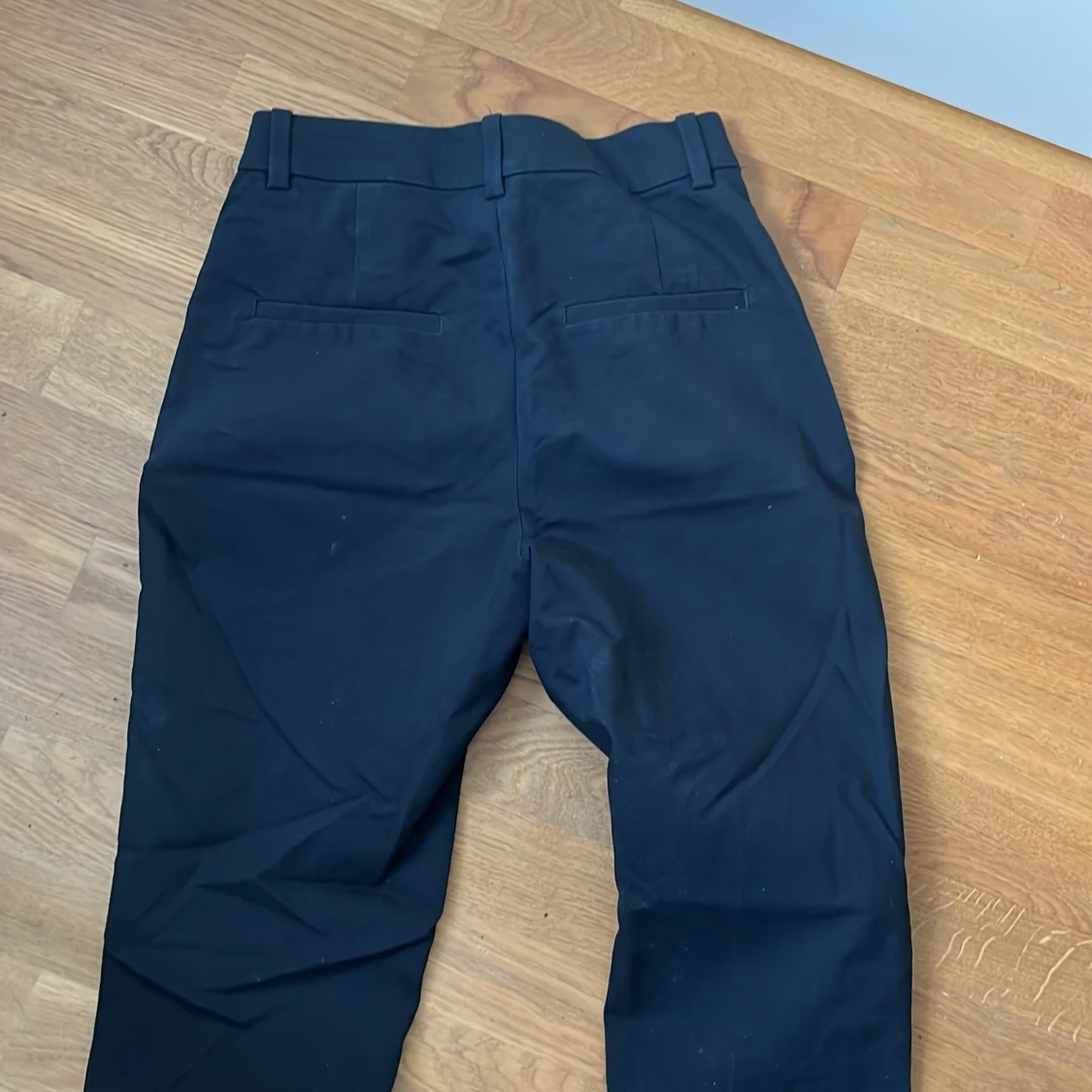 Svarta kostymbyxor från H&M - 3