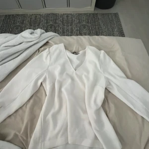 Vit blus - Vit blus! Söt till sommaren 