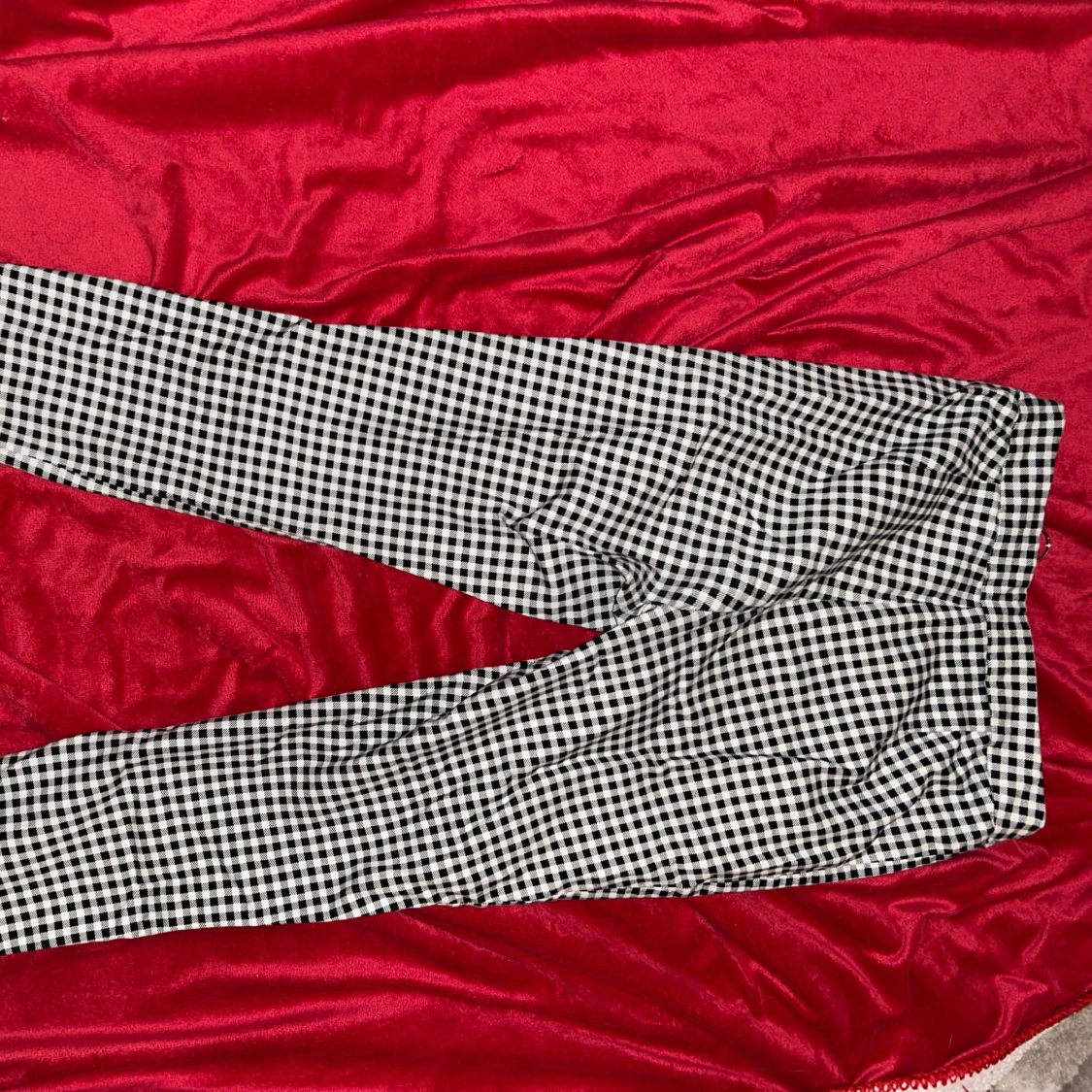 Svartvita rutiga byxor med dragkedjor - 1