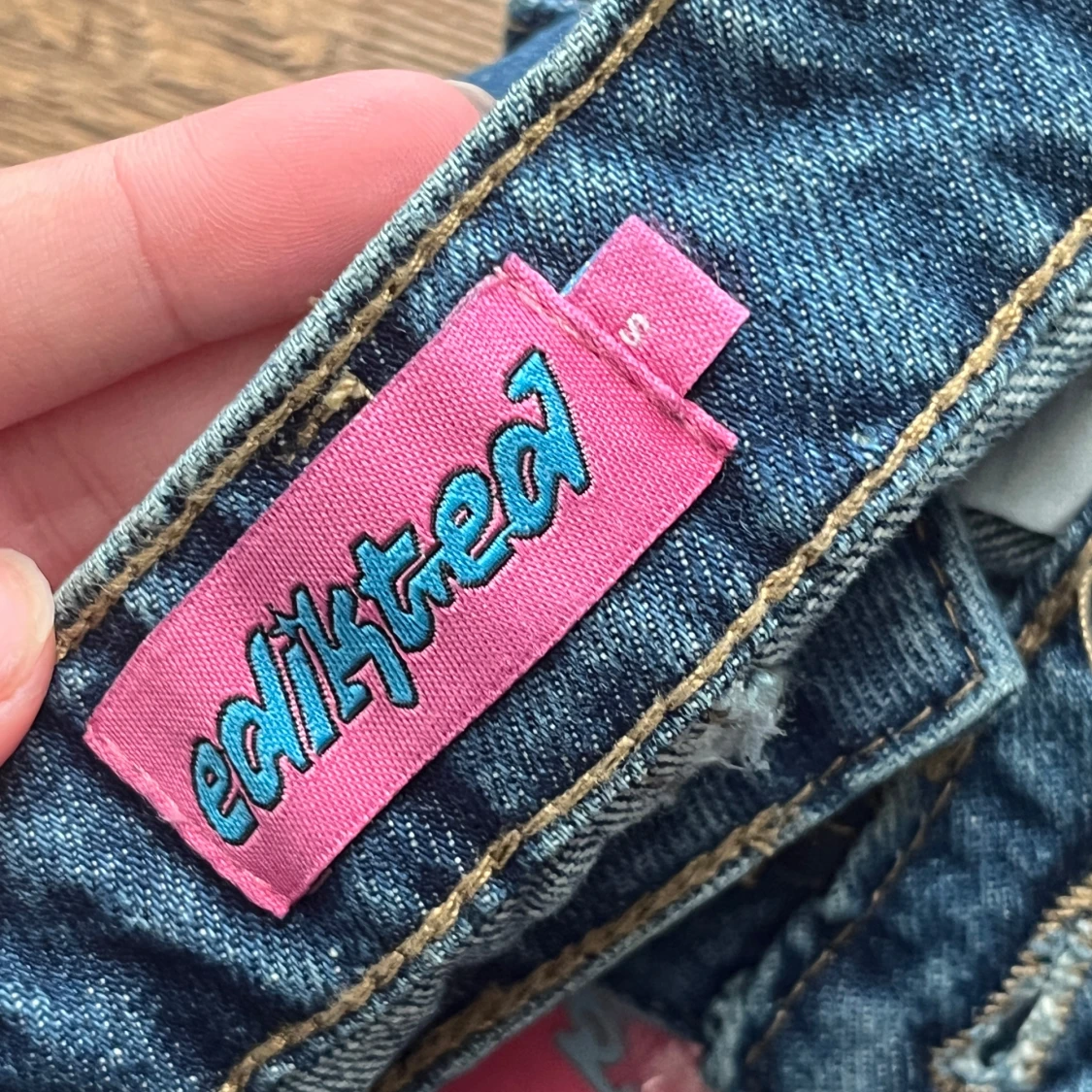 Wide Raelynn jeans från Edikted i blå denim - 1