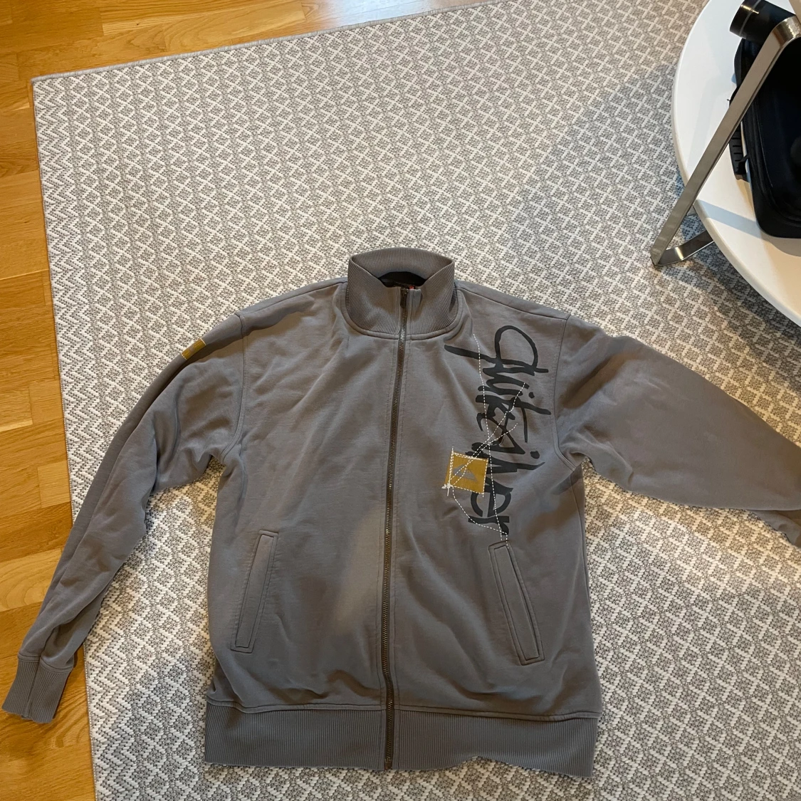 Vintage Quick silver zip