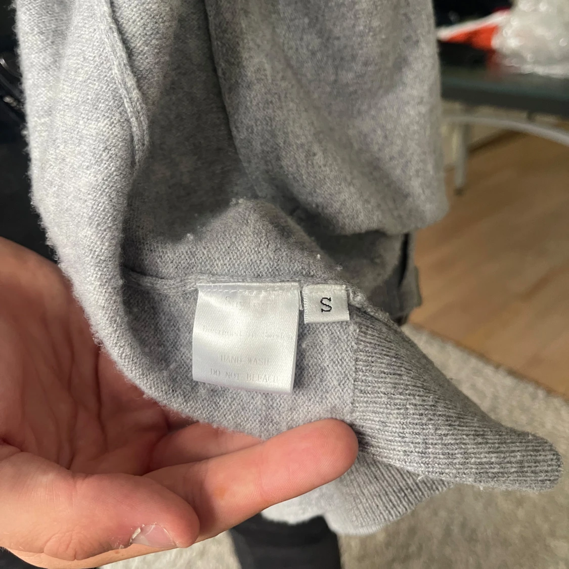 Grå hoodie ifrån Sayless  - 3