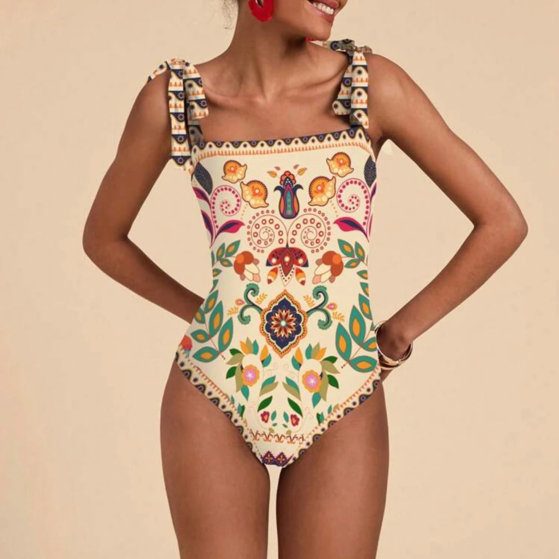 Oanvänd baddräkt med snörning