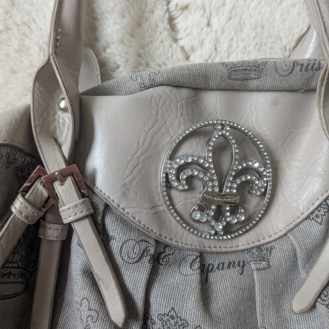 Grå handväska från Friis & Company - 3