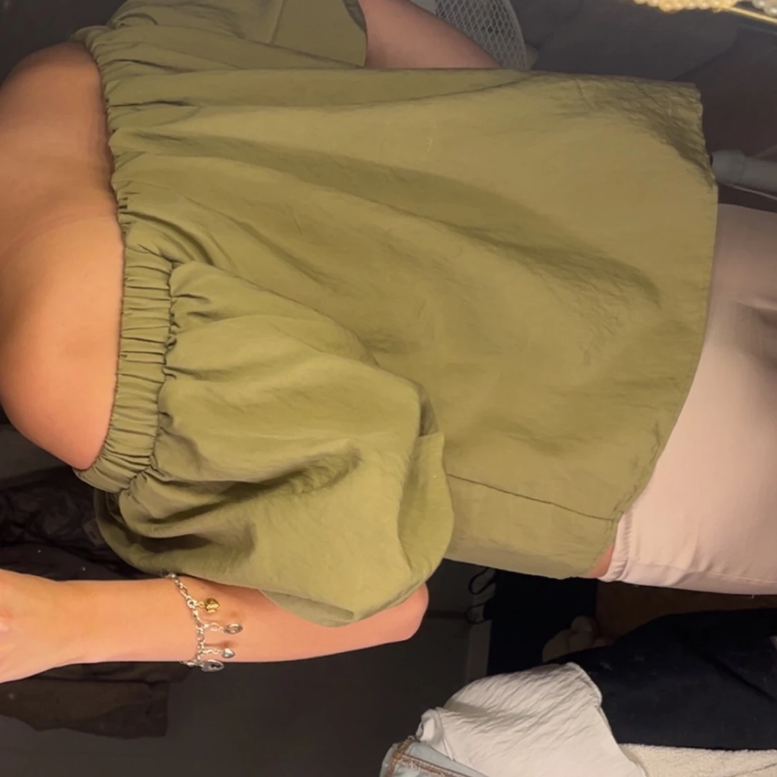 Grön offshoulder blus med puffärm - 1